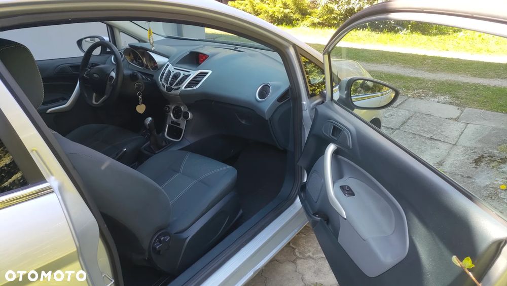 Ford Fiesta 1.4 Ghia - 8