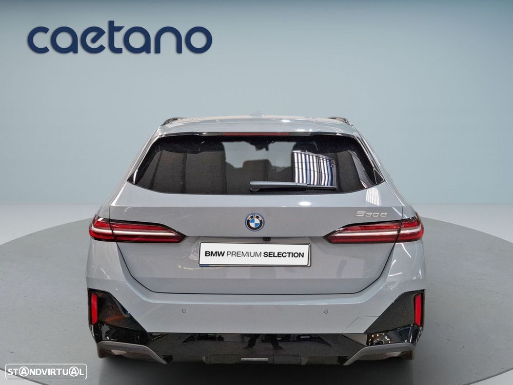 BMW 530 e Pack Desportivo M - 7