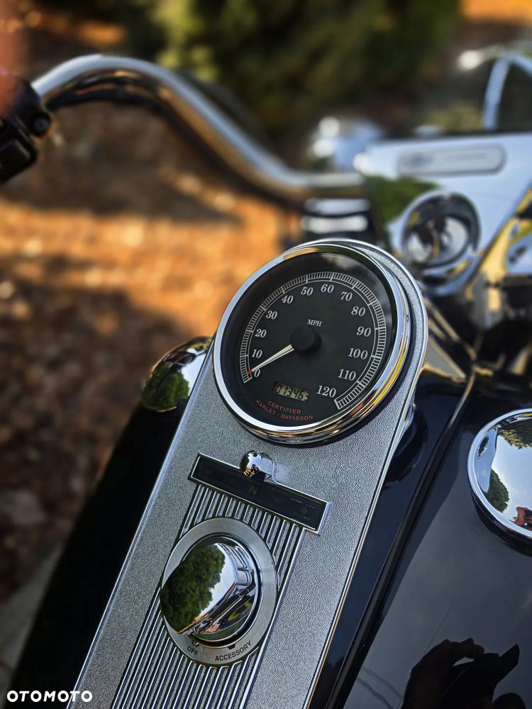 Harley-Davidson Touring Road King - 22