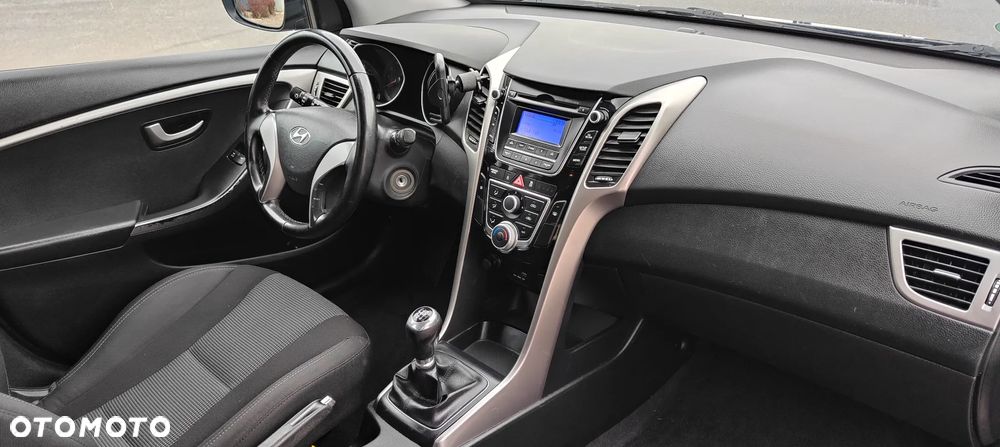 Hyundai i30 blue Kombi 1.4 Style - 40