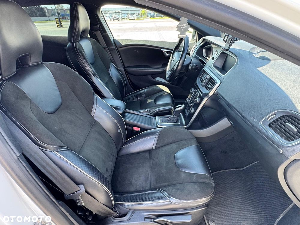 Volvo V40 D3 Geartronic RDesign - 11