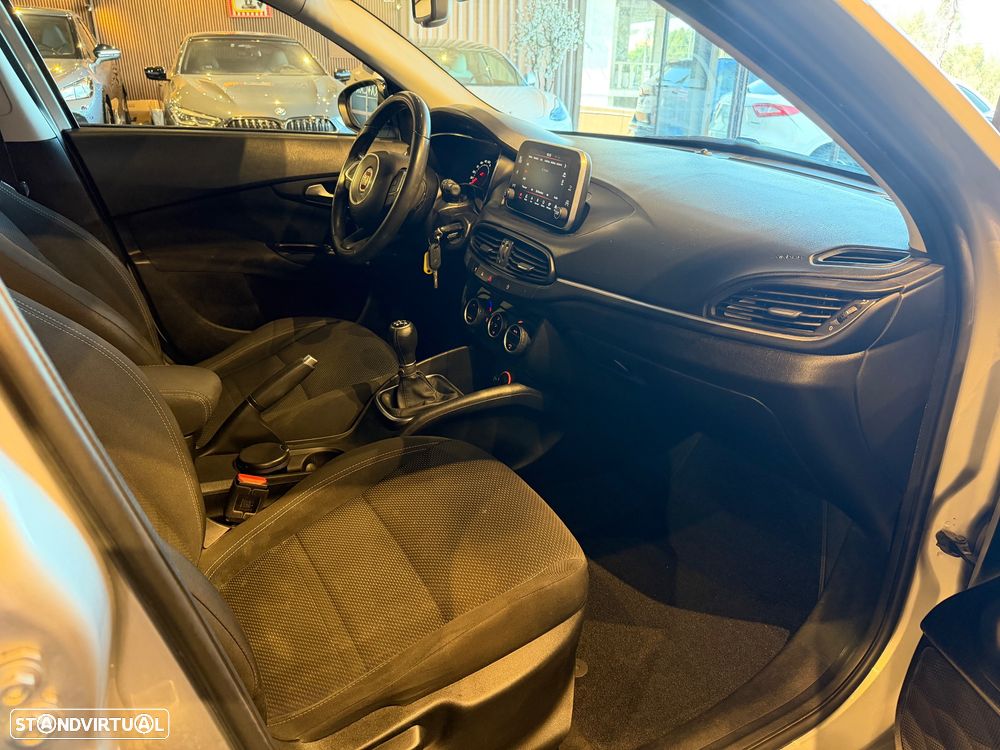 Fiat Tipo Station Wagon 1.3 M-Jet Lounge J17 - 29