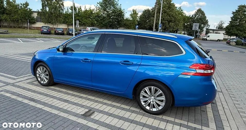 Peugeot 308 SW BlueHDi 130 Allure - 12