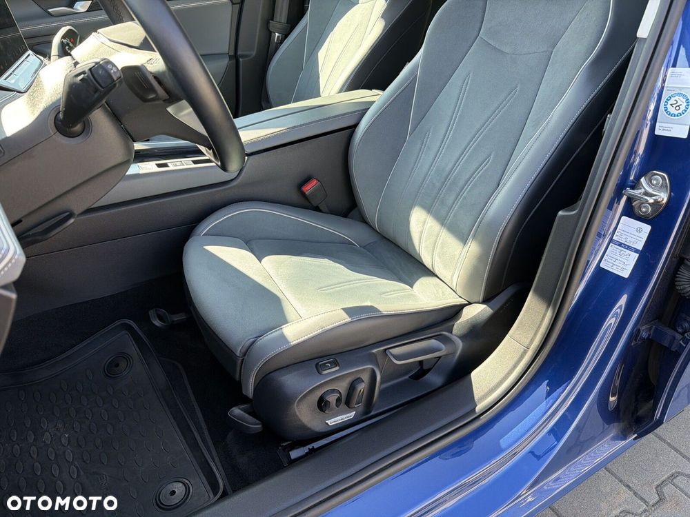 Volkswagen Passat - 13