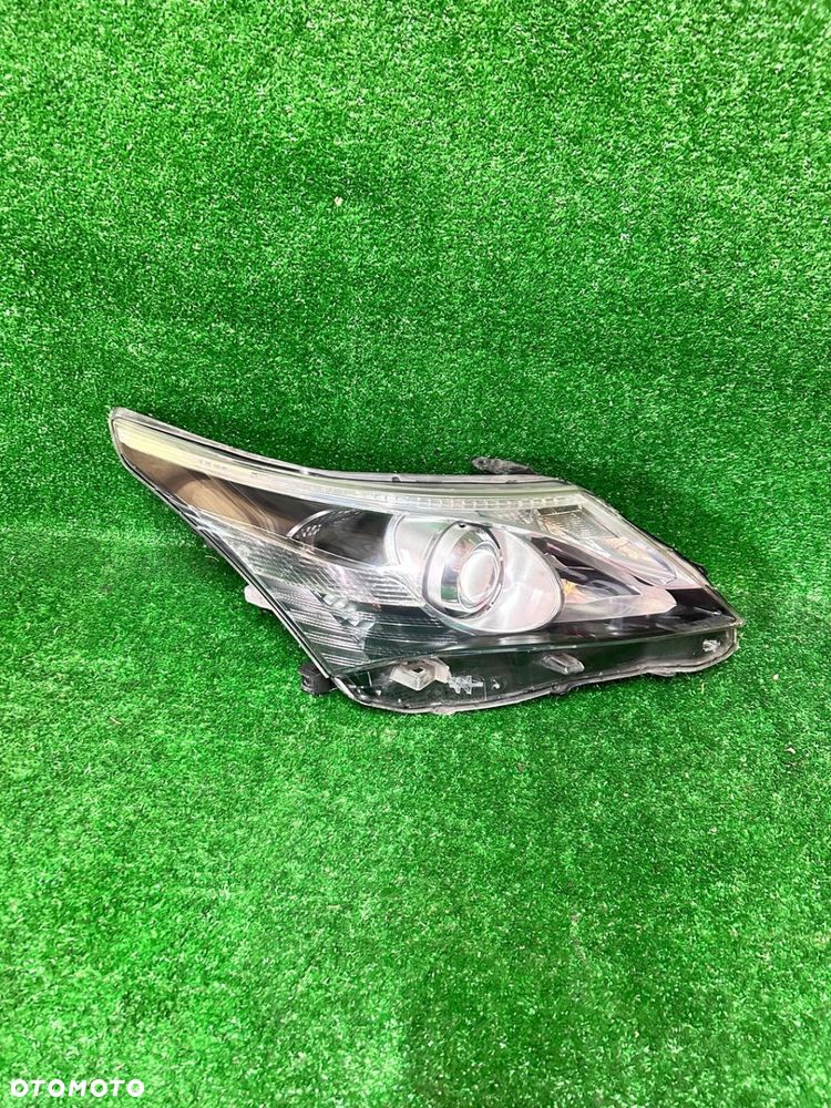 REFLEKTOR PRAWY TOYOTA AVENSIS T27 LIFT - 1