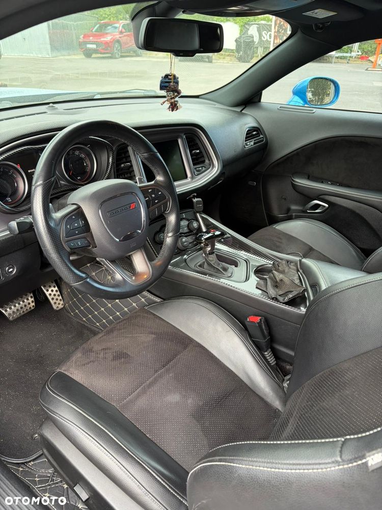 Dodge Challenger - 5