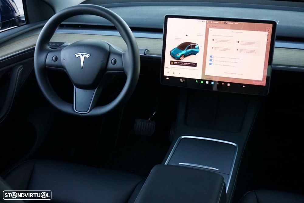 Tesla Model Y Long Range Dual Motor AWD - 24