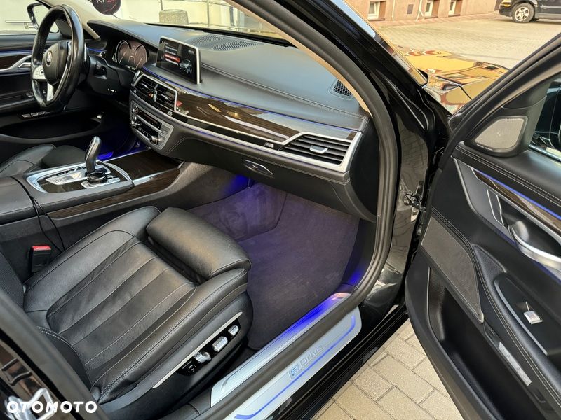 BMW Seria 7 - 17
