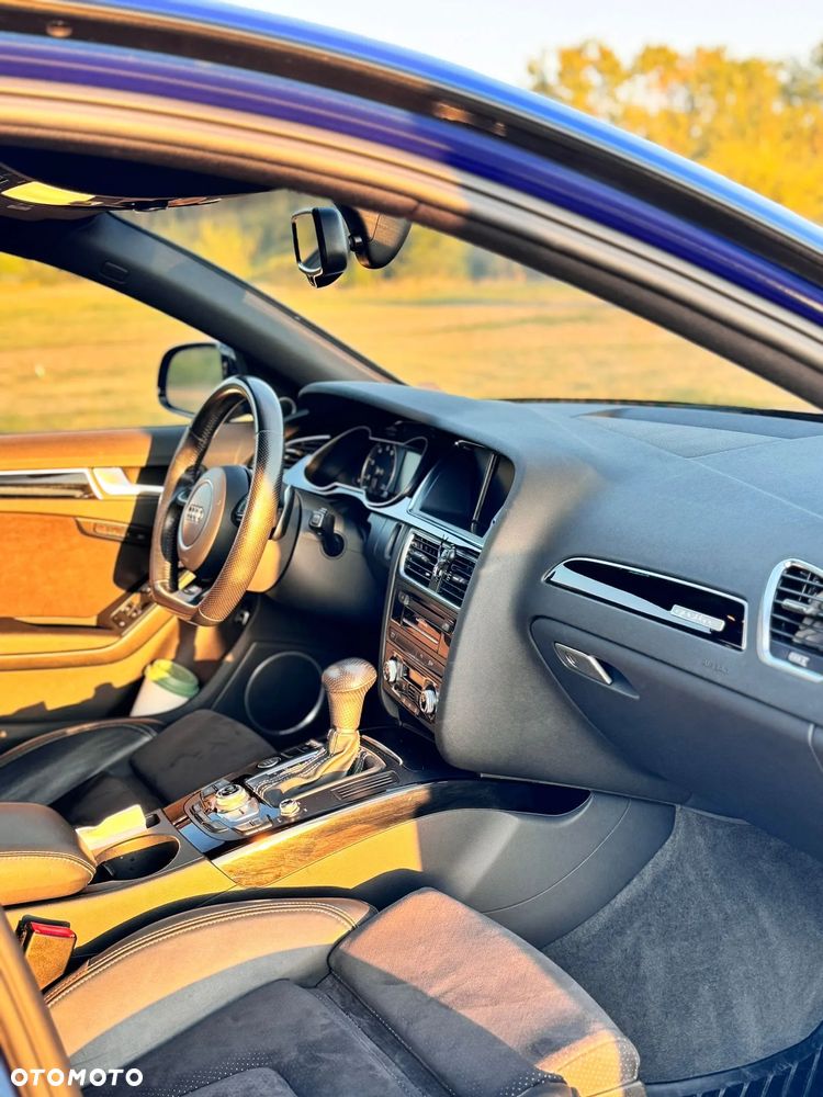 Audi A4 Limousine - 9