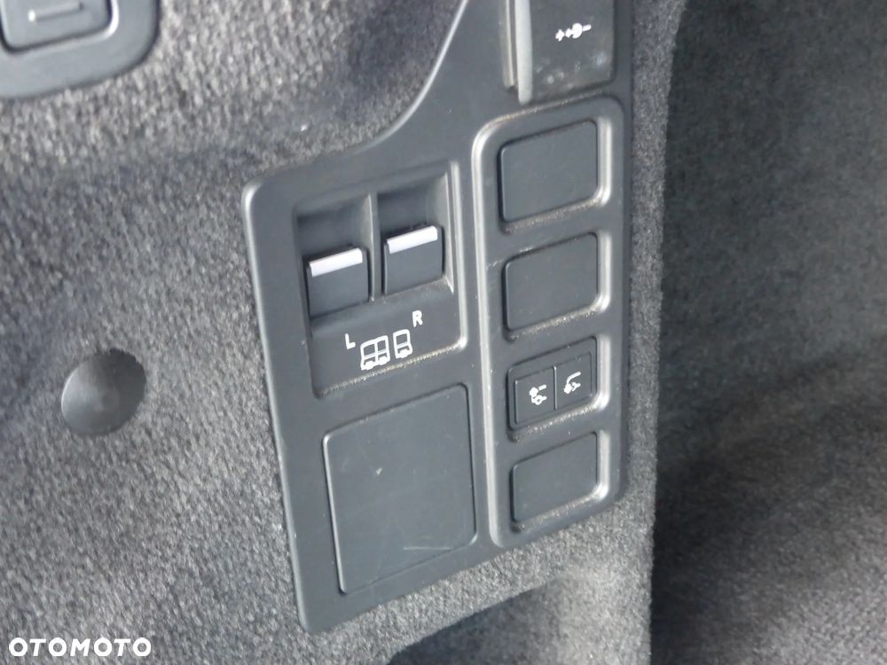 Land Rover Discovery - 29