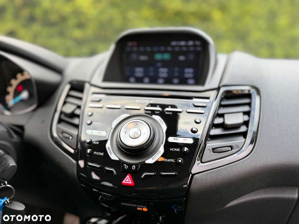 Ford Fiesta 1.0 EcoBoost Powershift Trend - 16
