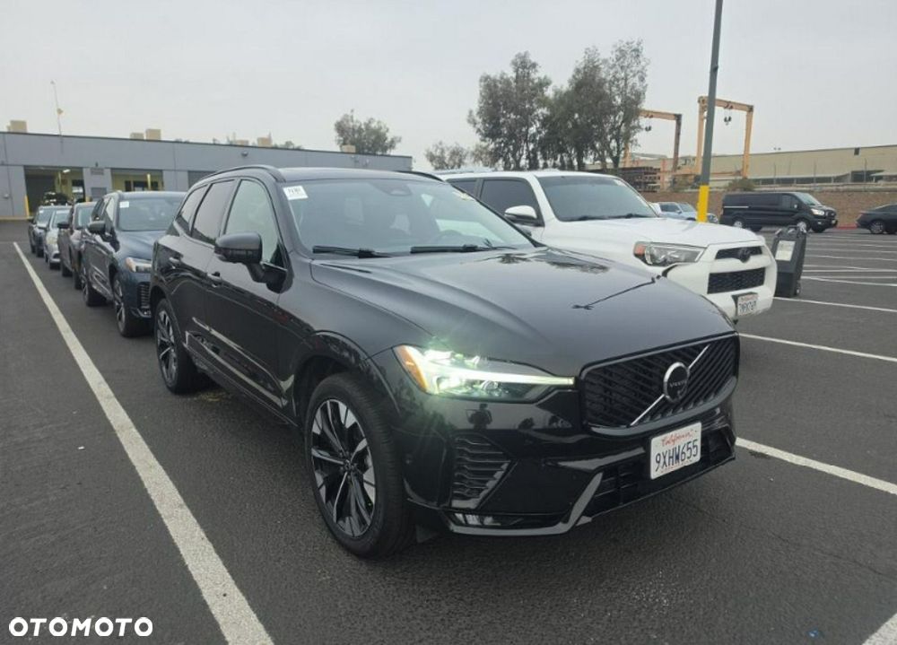 Volvo XC 60 B5 B AWD Plus Dark - 3
