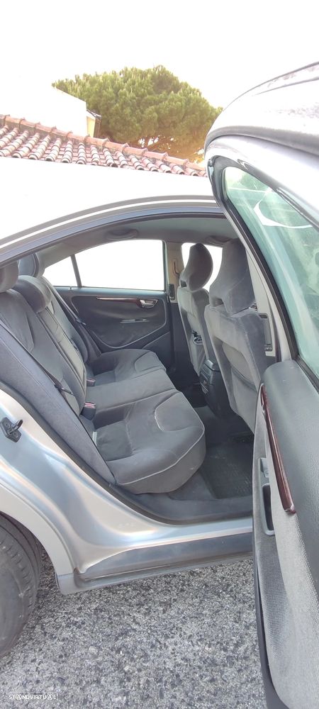 Volvo S60 2.0 T - 11