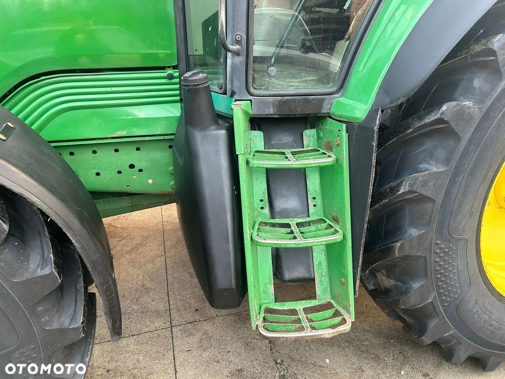 John Deere 6820 - 27
