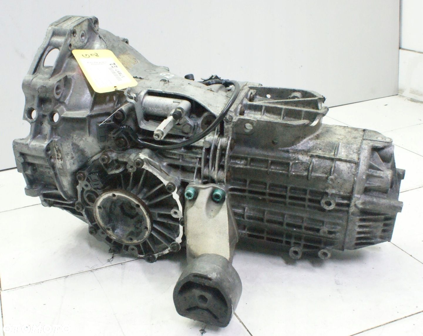 SKRZYNIA BIEGÓW MANUALNA AUDI A4 B5 1.6 8V AOE - 2