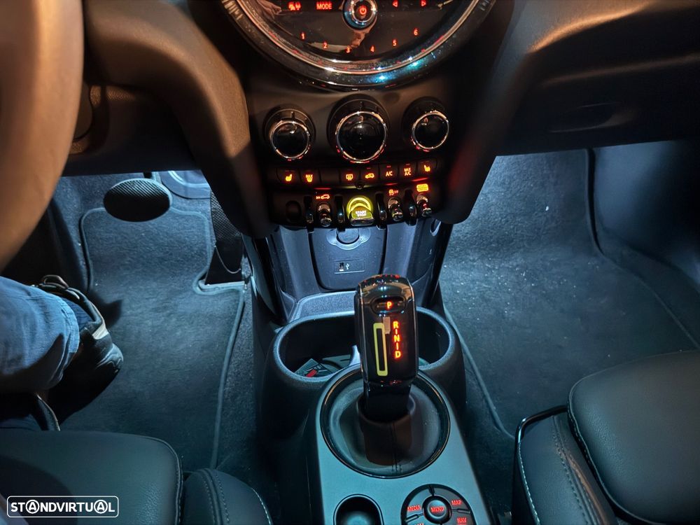 MINI 3 Portas Cooper SE Premium Essential - 24