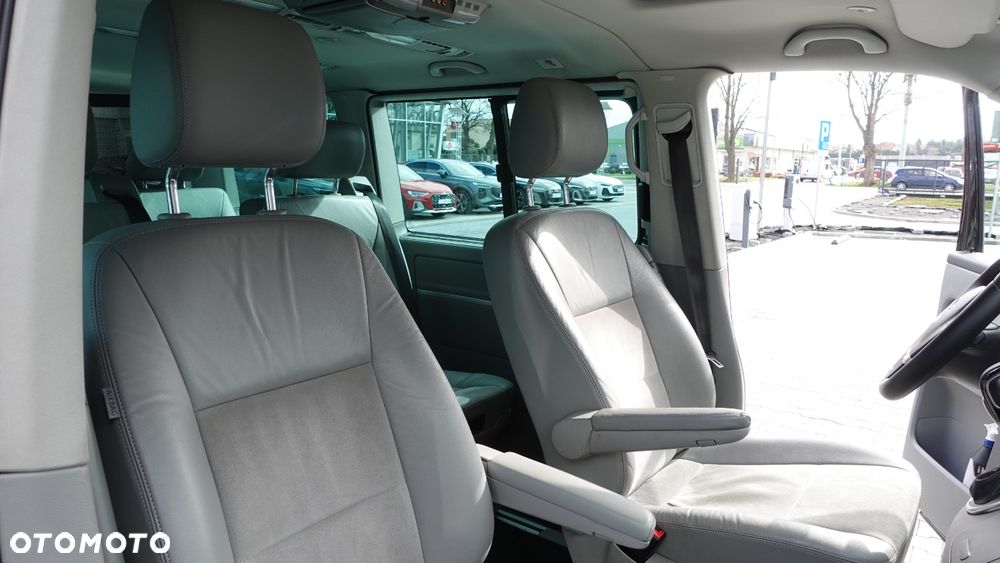 Volkswagen Multivan - 16
