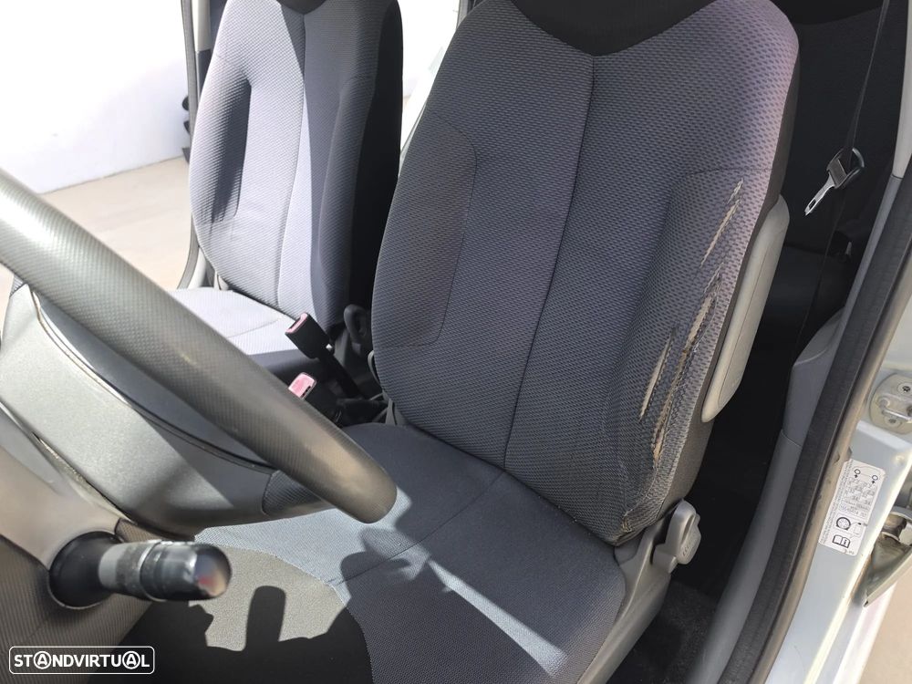 Toyota Aygo 1.0 + AC - 8