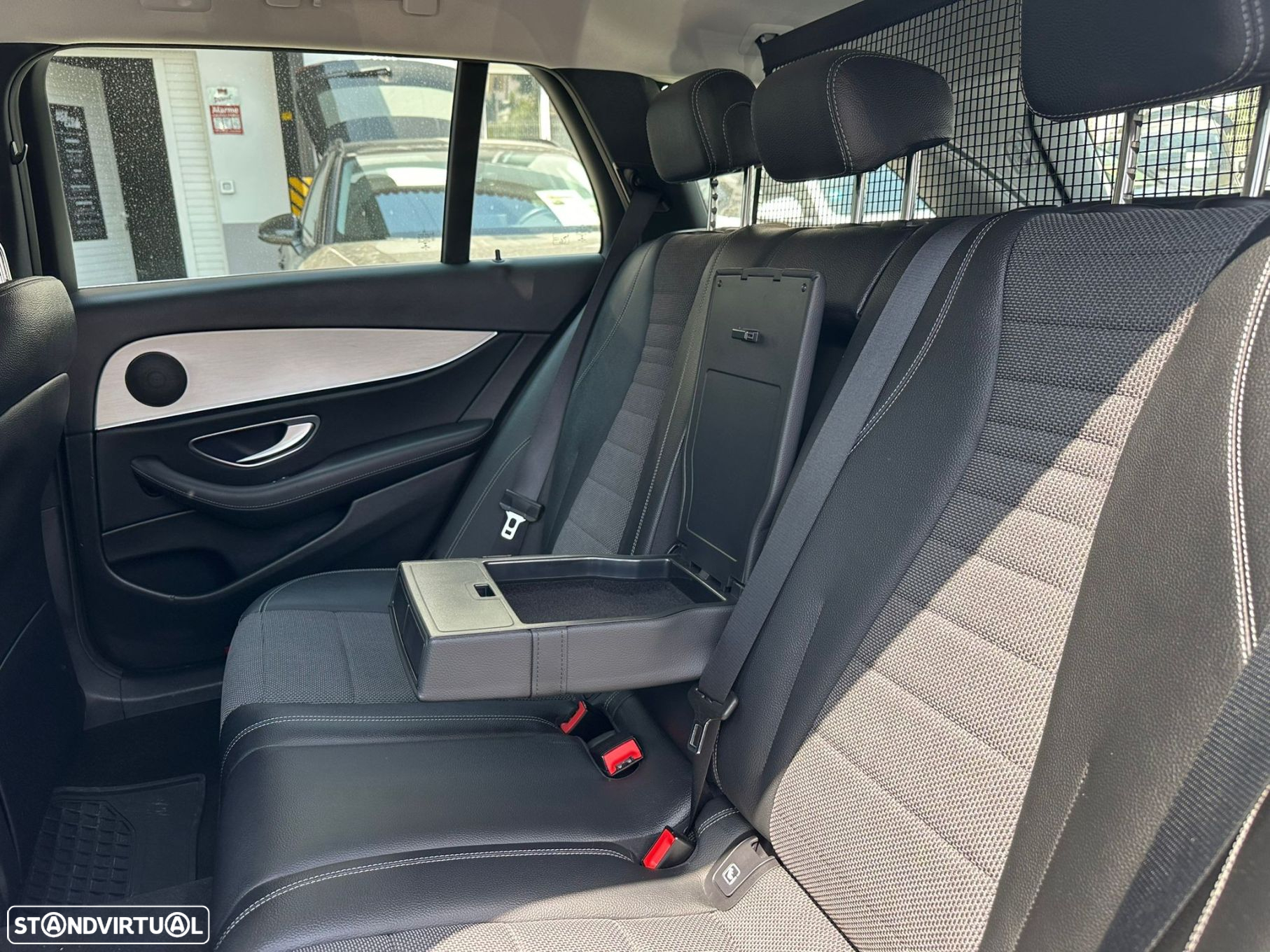 Mercedes-Benz E 220 d Avantgarde - 11