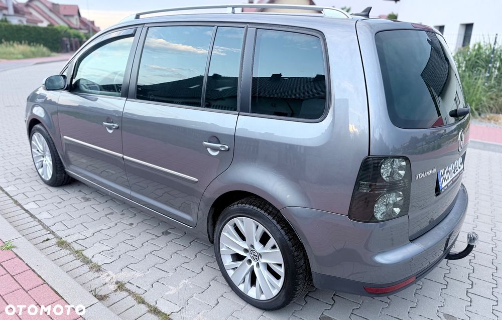Volkswagen Touran 2.0 TDI DPF Highline DSG - 6