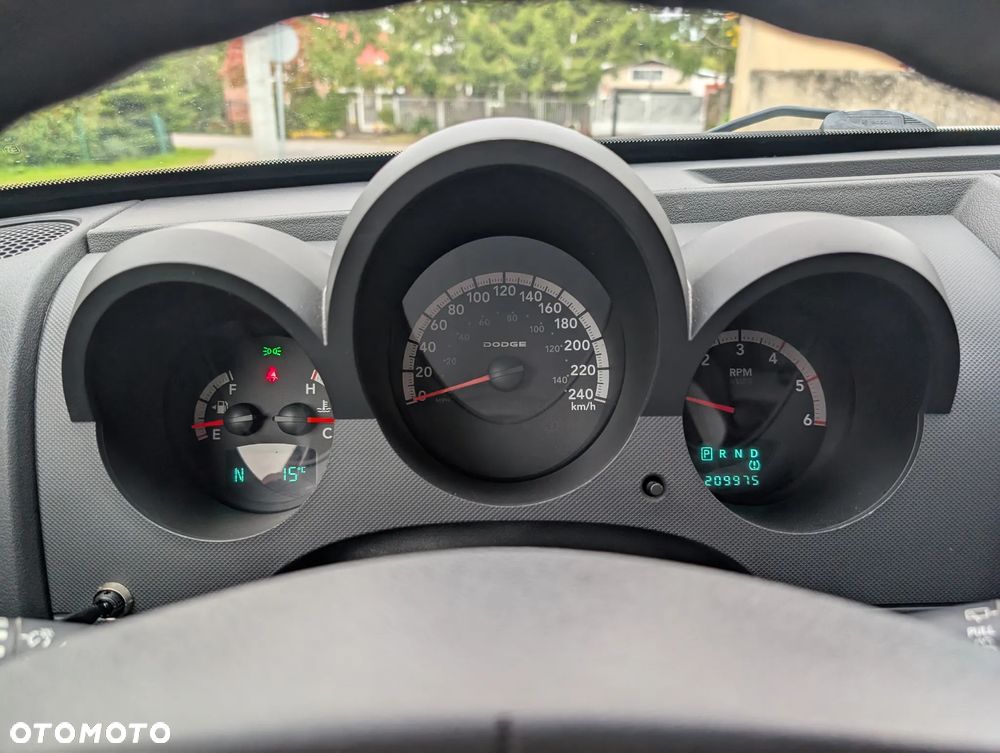 Dodge Nitro - 13