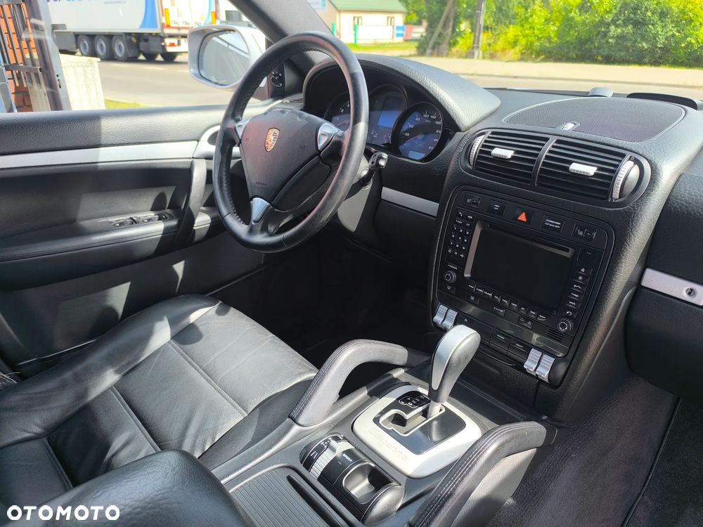 Porsche Cayenne - 15