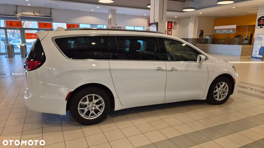 Chrysler Pacifica - 4