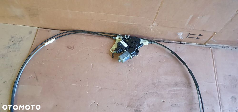 Silniczek mechanizm rolety bagażnika Audi A4 B9 Kombi 8W9863560 - 2