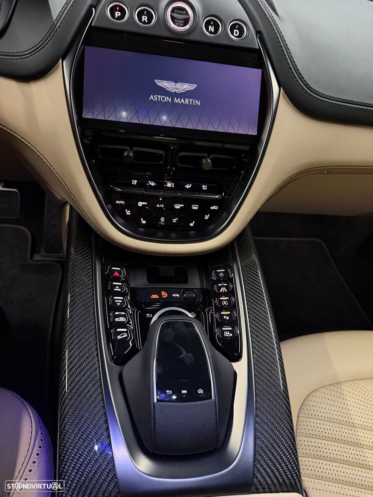 Aston Martin DBX 4.0 Twin-Turbo V8 - 8