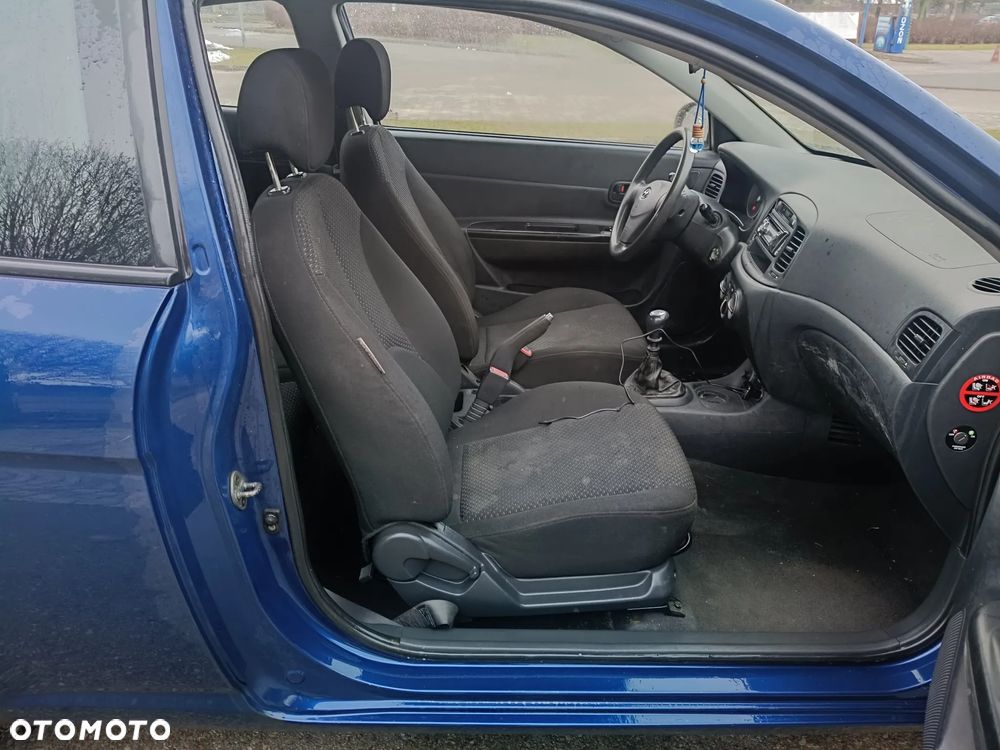 Hyundai Accent 1.4 GL - 14