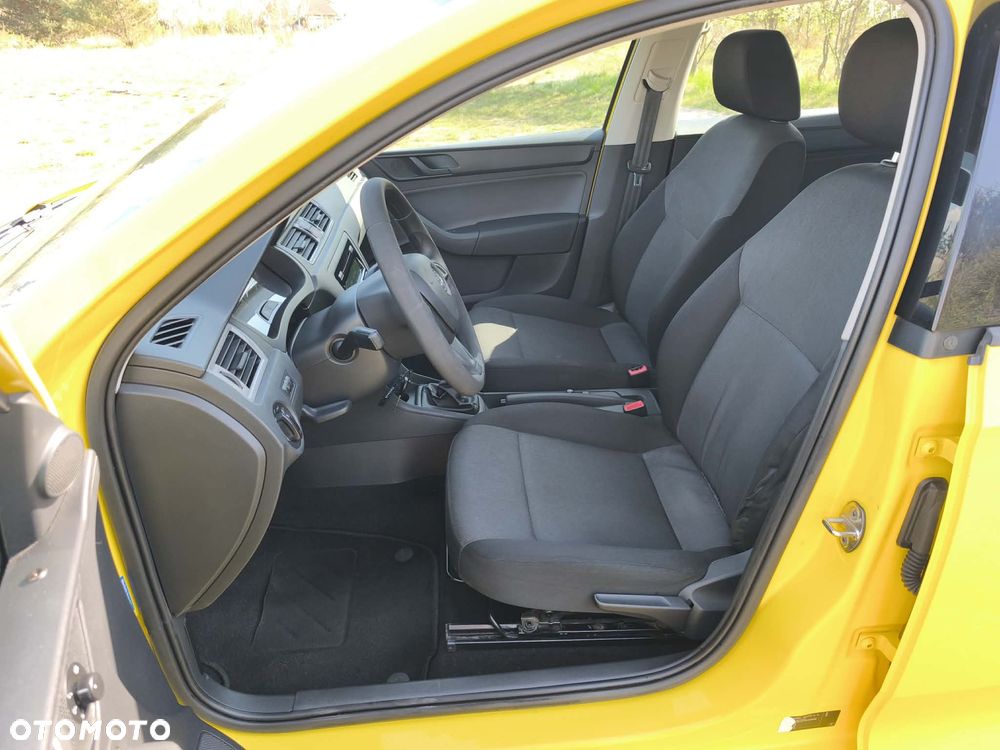 Skoda RAPID 1.6 TDI Cool Edition - 23
