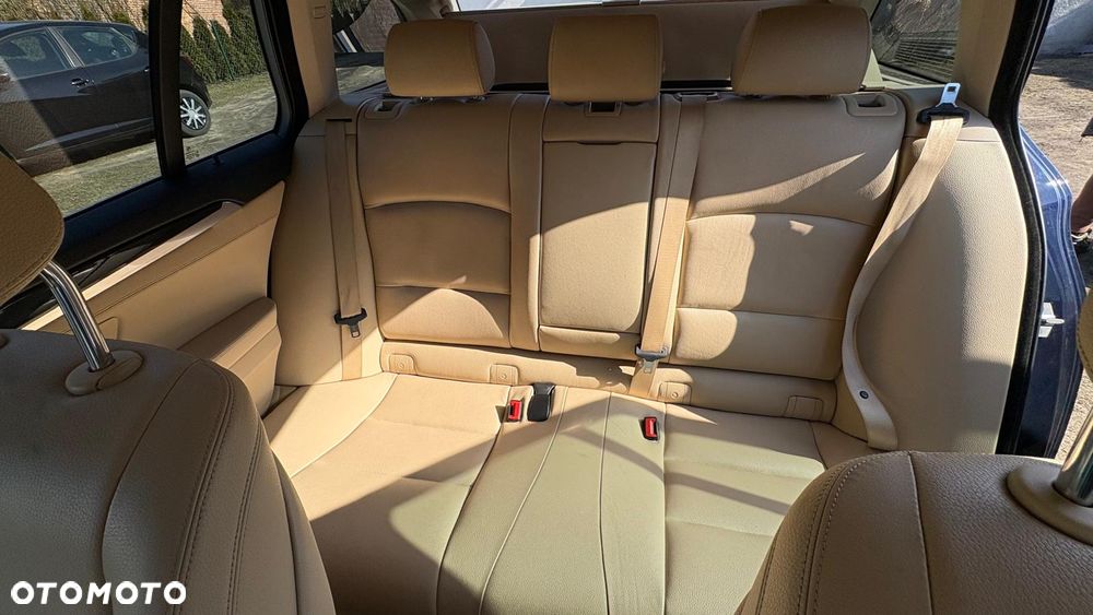 BMW Seria 5 520d xDrive - 15
