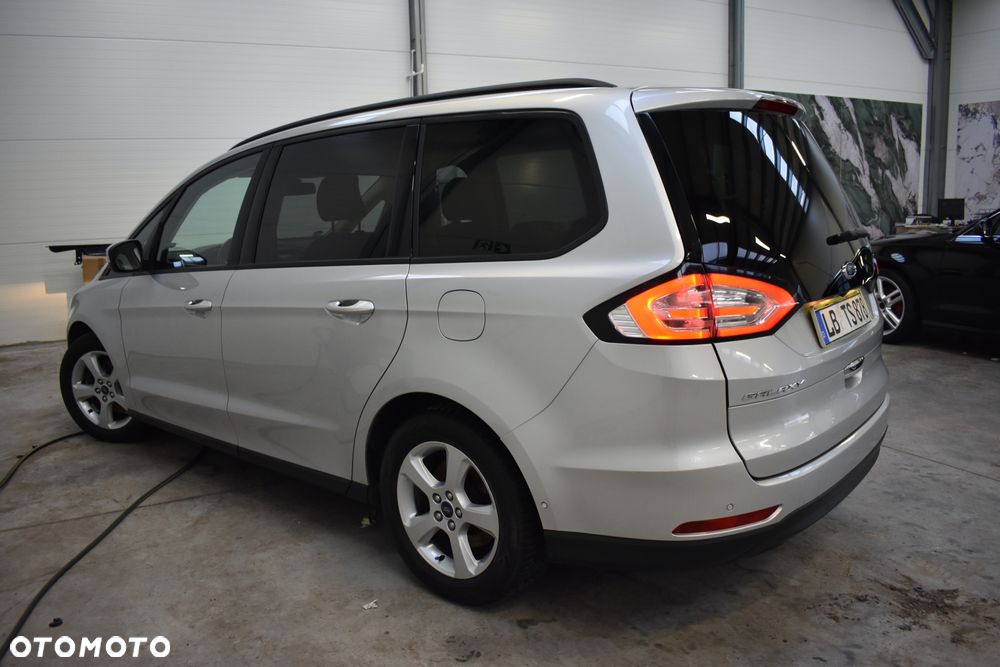 Ford Galaxy - 8