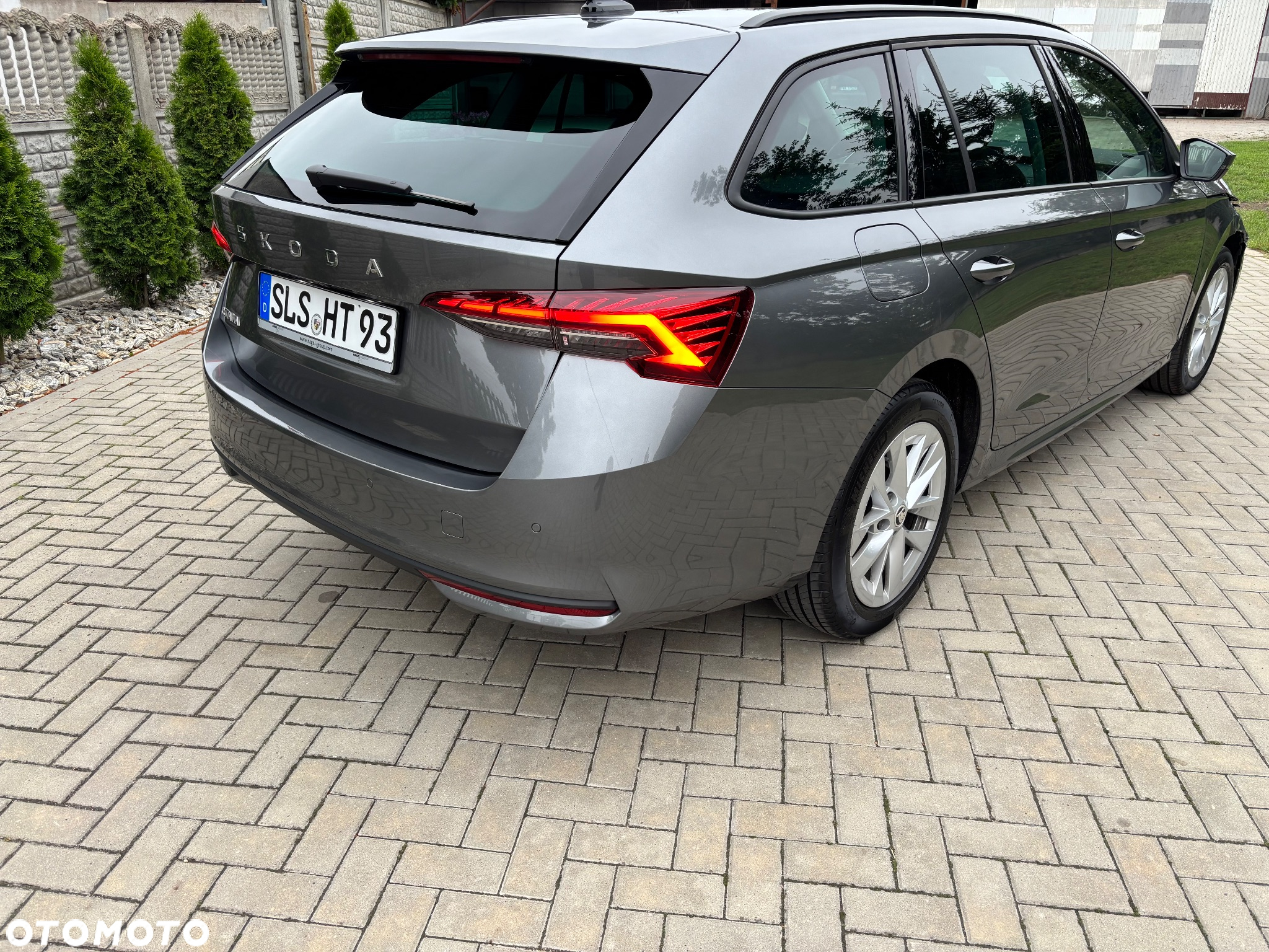 Skoda Octavia Combi 2.0 TDI DSG Edition - 10
