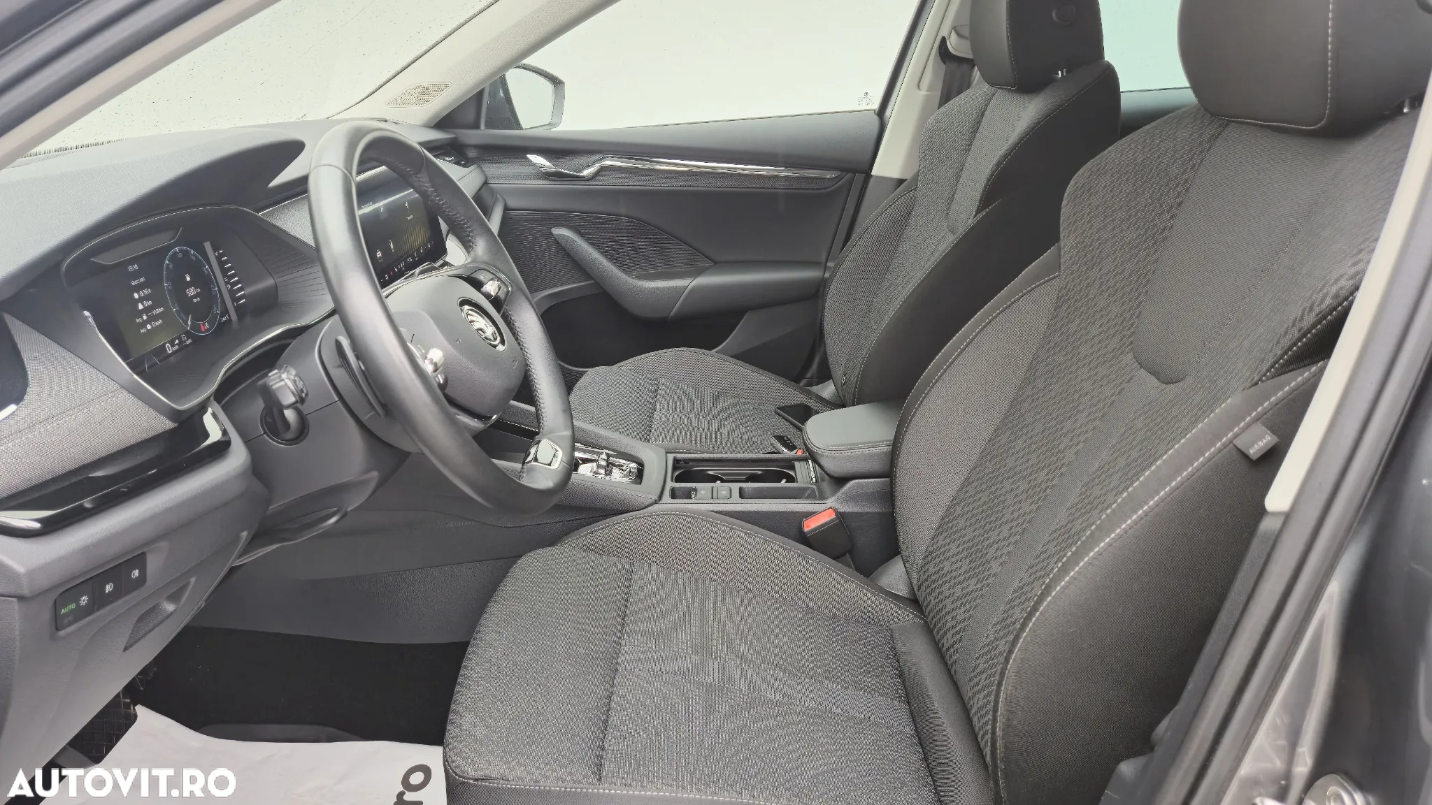 Skoda Octavia Combi 2.0 TDI DSG Style - 11