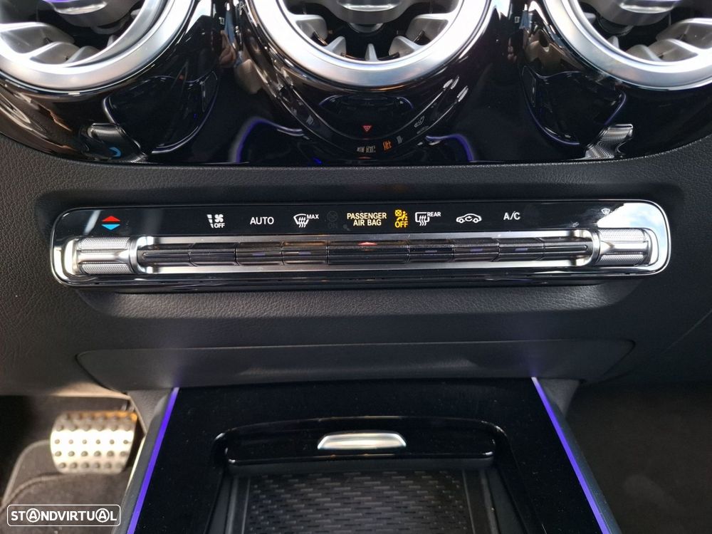 Mercedes-Benz GLA 180 d AMG Line - 23