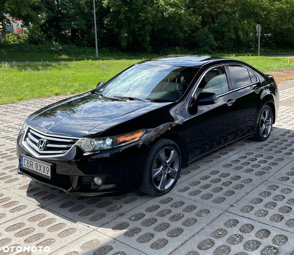 Honda Accord 2.0 Executive Nav - 1