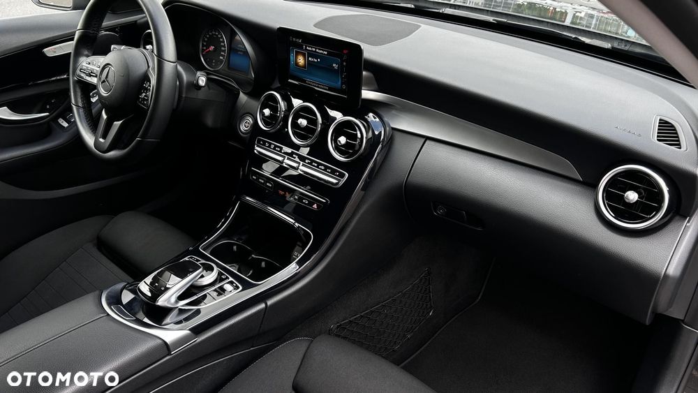 Mercedes-Benz Klasa C 180 9G-TRONIC - 22