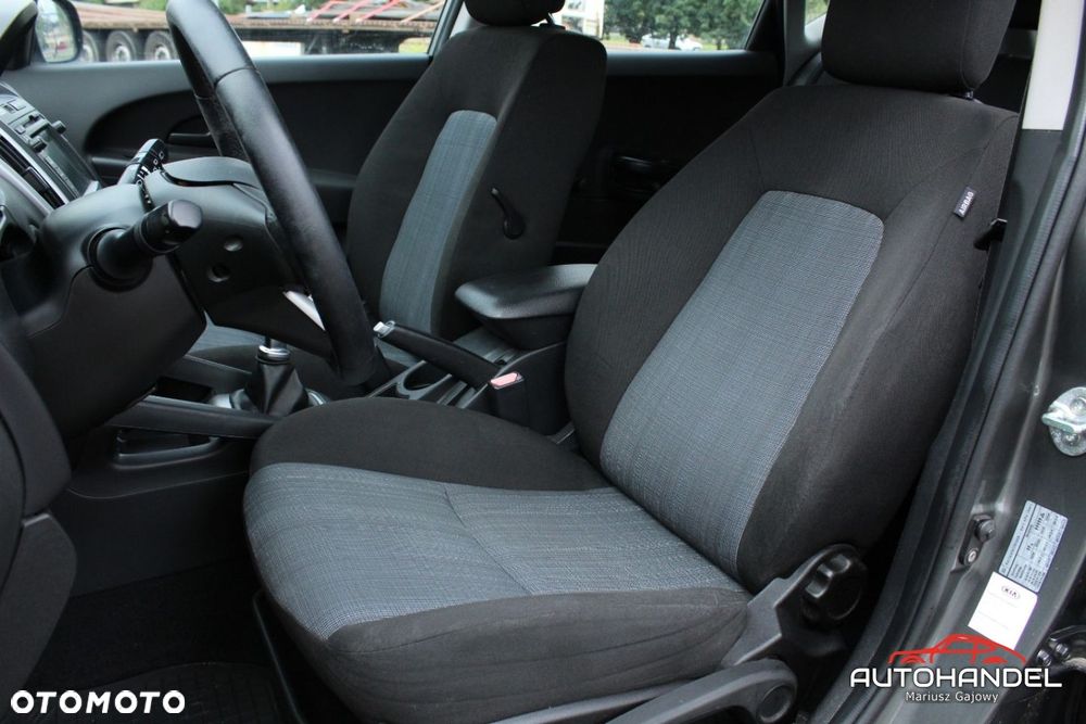 Kia Ceed - 9