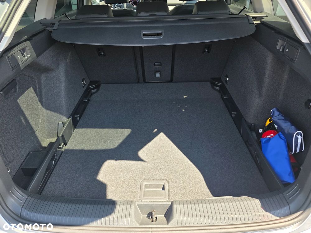 Volkswagen Golf Variant 1.5 eTSI mHEV Life Plus DSG - 23