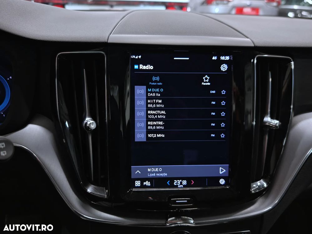 Volvo XC 60 B4 MHEV Momentum Pro - 16