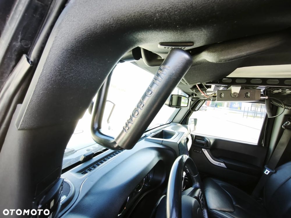Jeep Wrangler 3.6 Unlim Sahara - 28