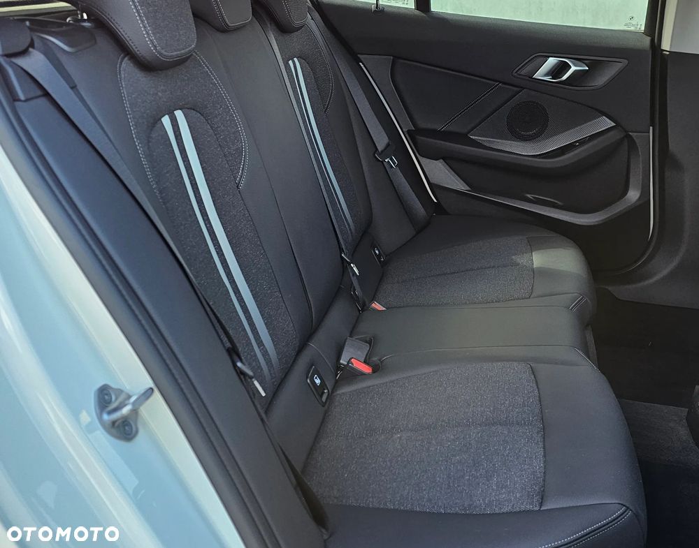 BMW Seria 1 118i - 16