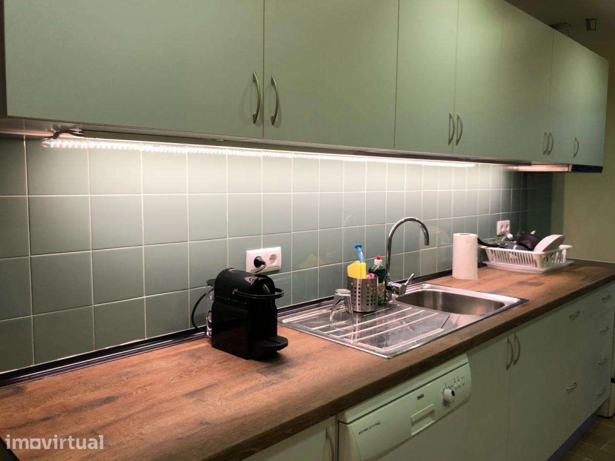 Quarto - localizado em Paranhos Porto - Grande imagem: 3/27