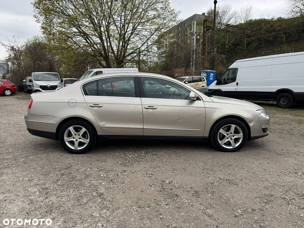 Volkswagen Passat 2.0 FSI Automatik Comfortline - 6