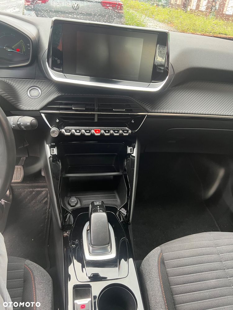 Peugeot 2008 50kWh Allure - 17