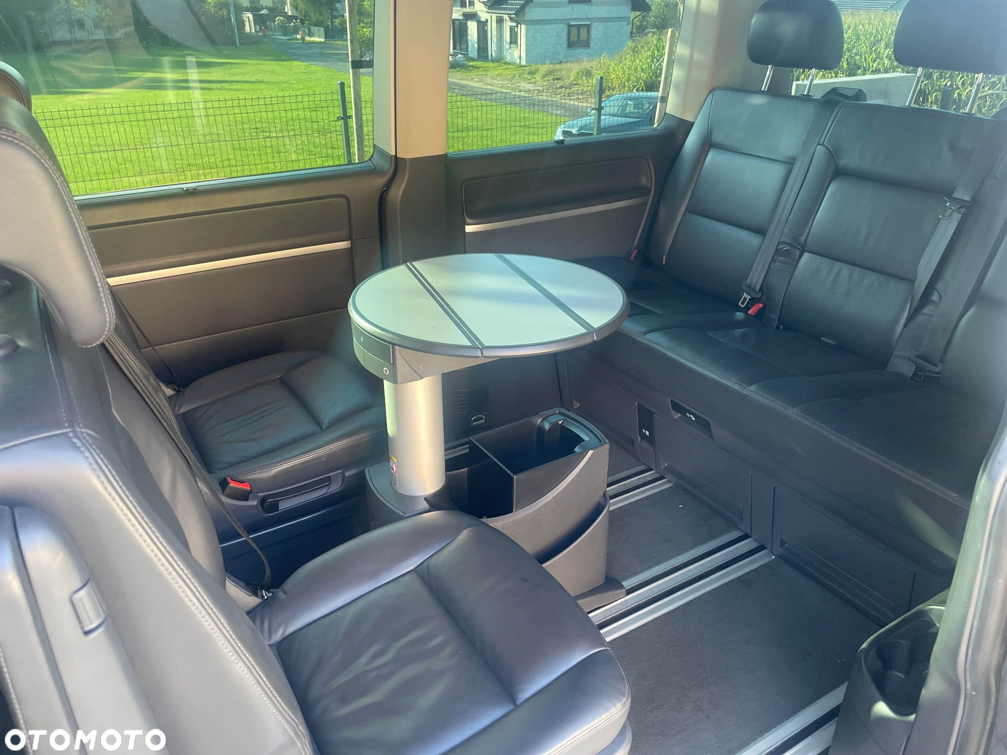 Volkswagen Multivan - 15
