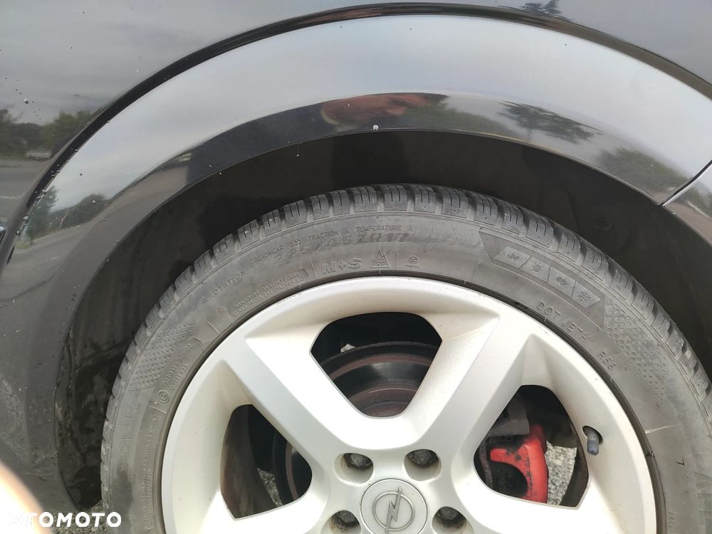 Opel Astra III GTC 1.6 Cosmo - 10