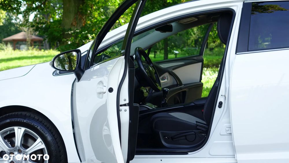 Toyota Avensis 2.0 D-4D Prestige - 6