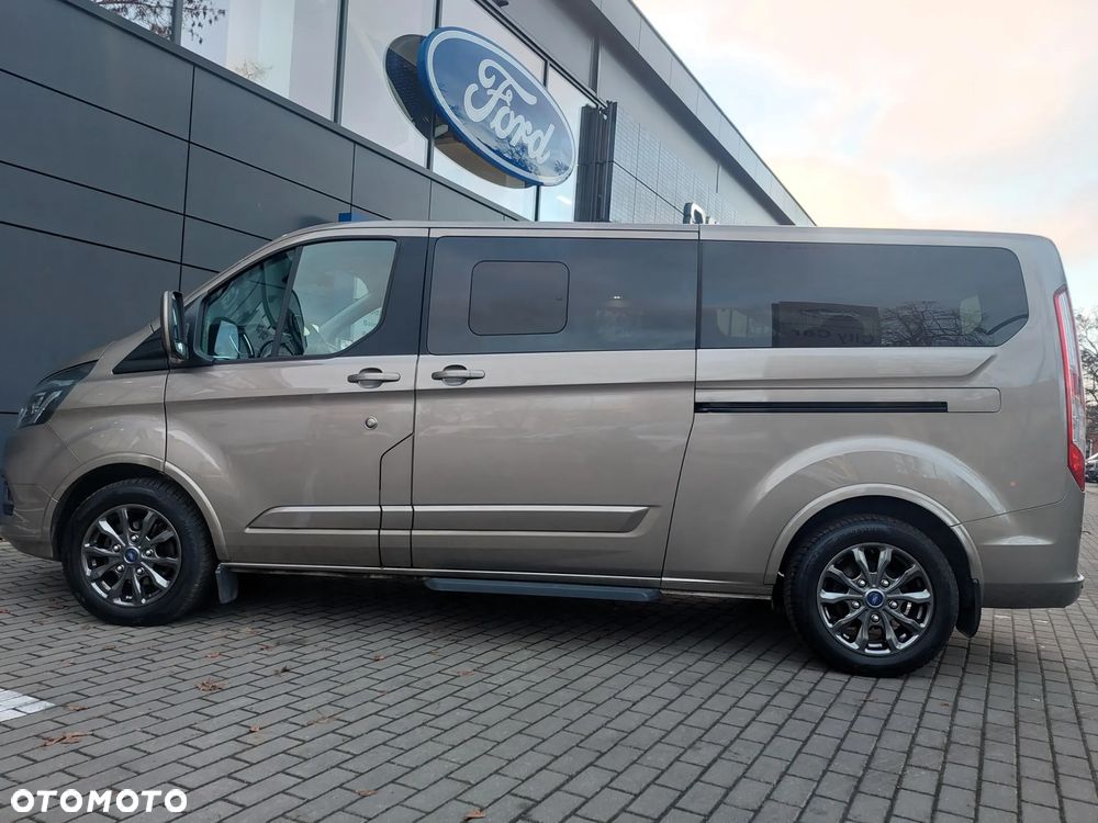 Ford Tourneo Custom - 35